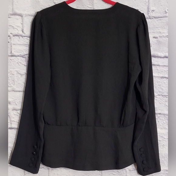 🎀Black Blouse with Side Button and Sleeve Details - Picture 12 of 15